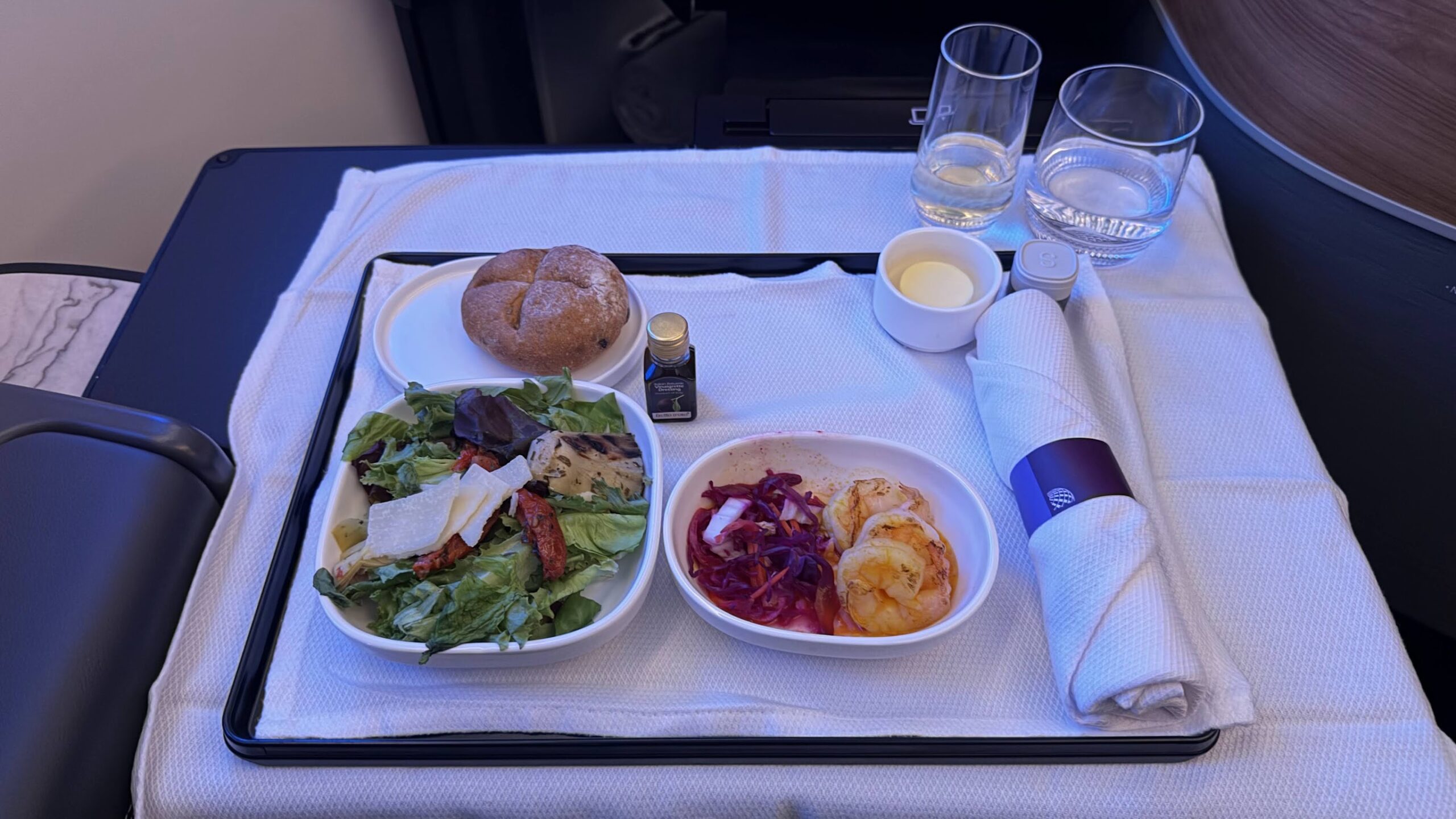 United Airlines UA2 Polaris business lunch service