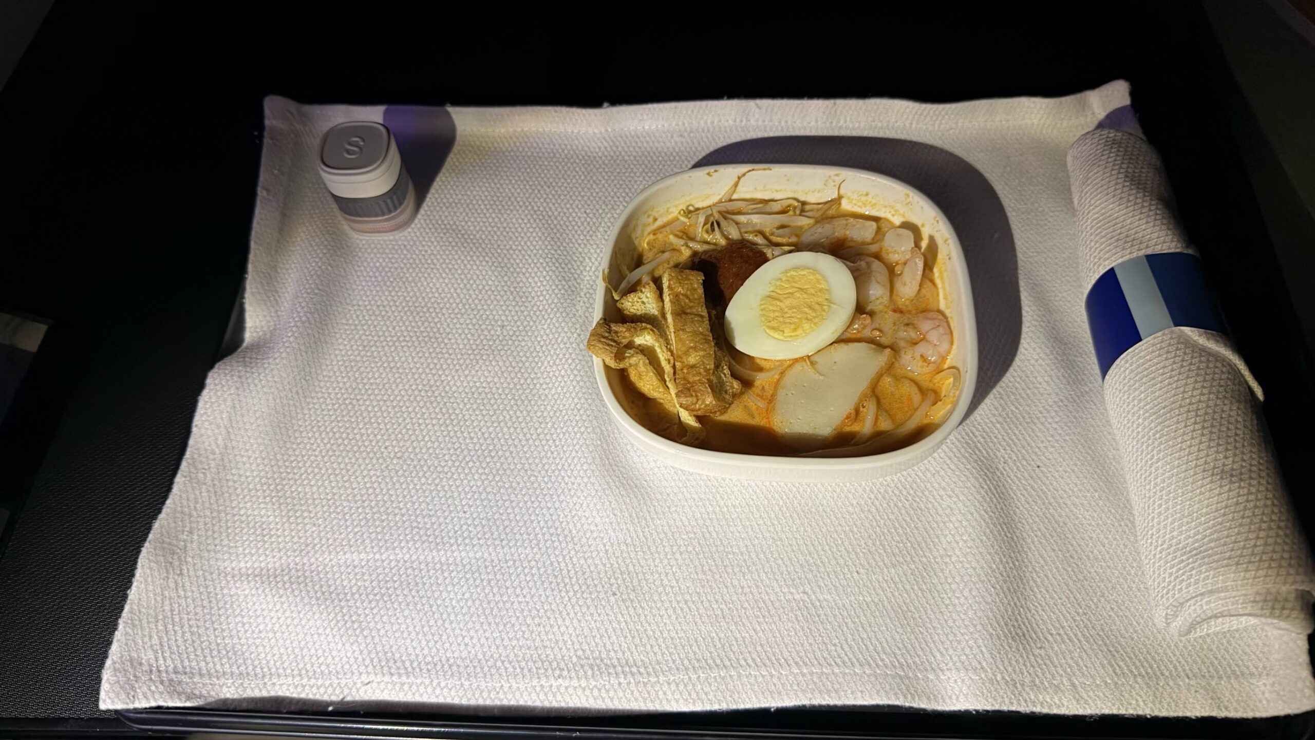 United Airlines UA2 Polaris business tapas of Singaporean laksa
