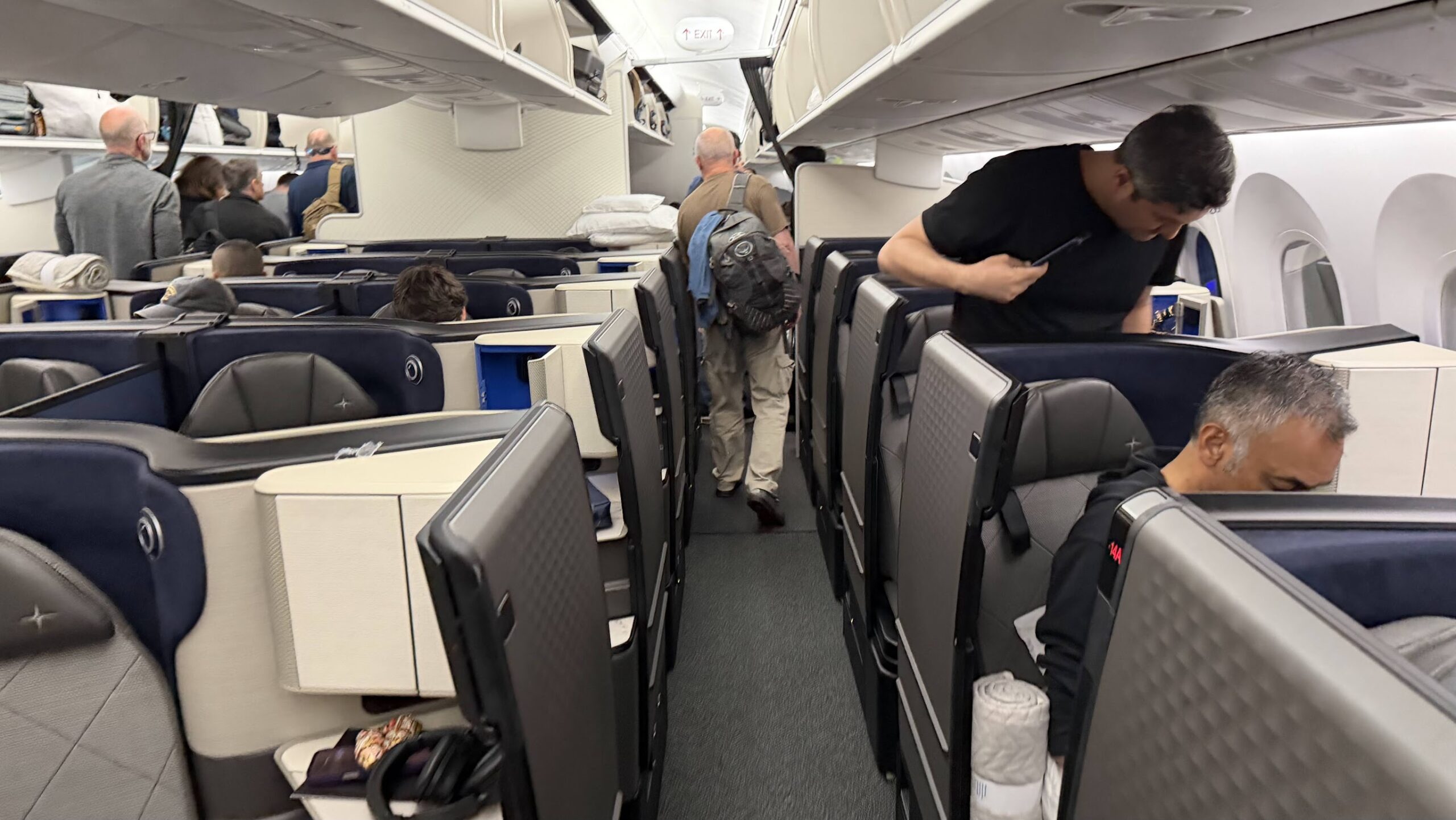 United Airlines UA2 Polaris business class