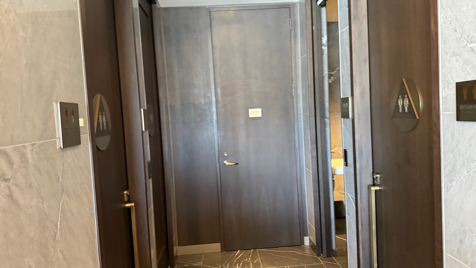 Air India Maharaja Lounge San Francisco washrooms