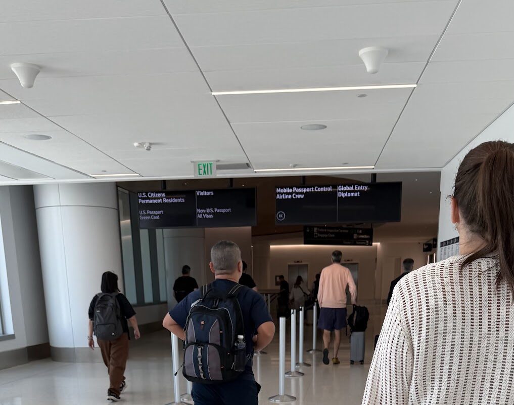 Signs for Aircrew and Global Entry lanes at SFO