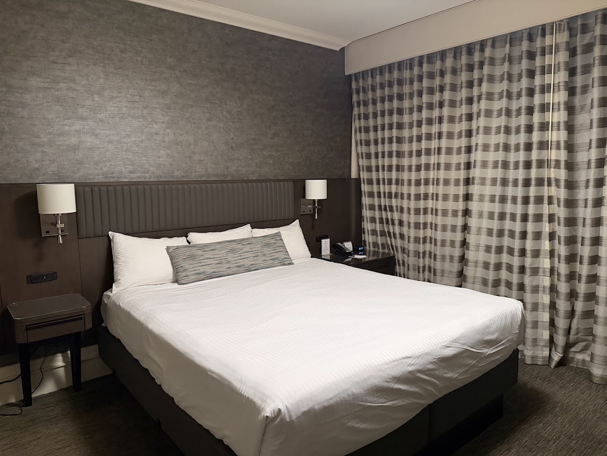 Handlery Union Square Hotel Historic King Room with a spacious king bed