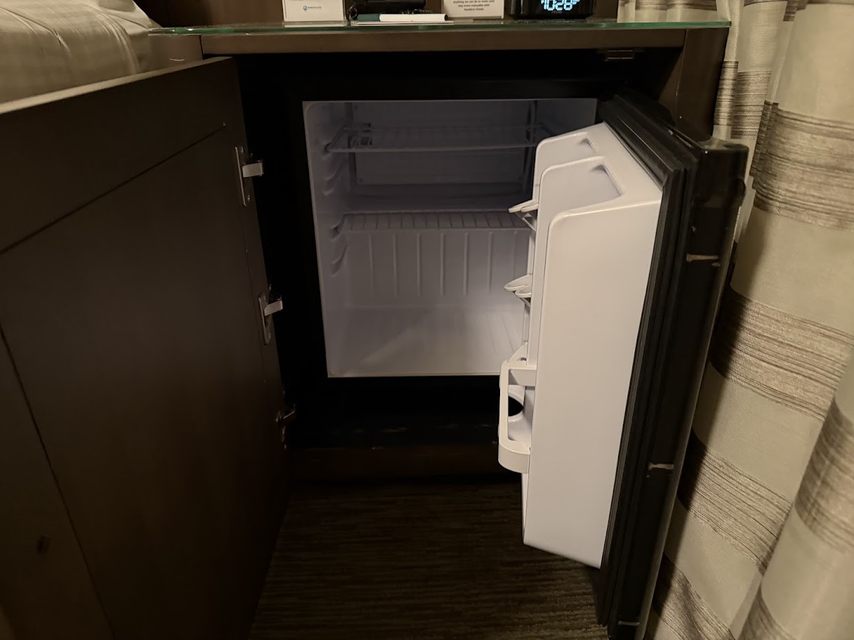 Handlery Union Square Hotel Historic King Room fridge