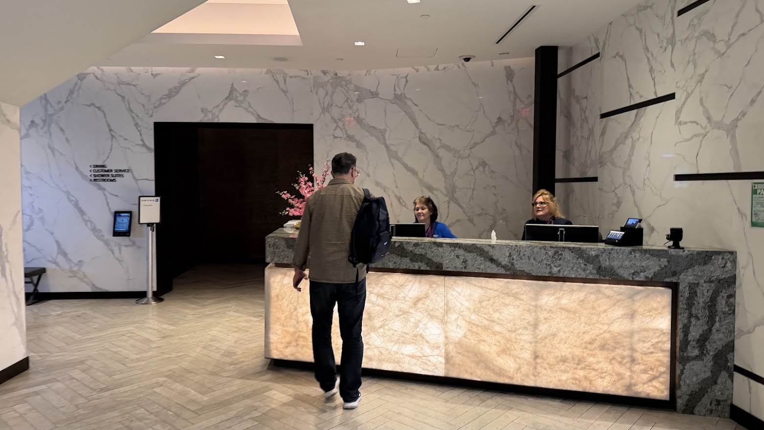 United Polaris Lounge San Francisco reception