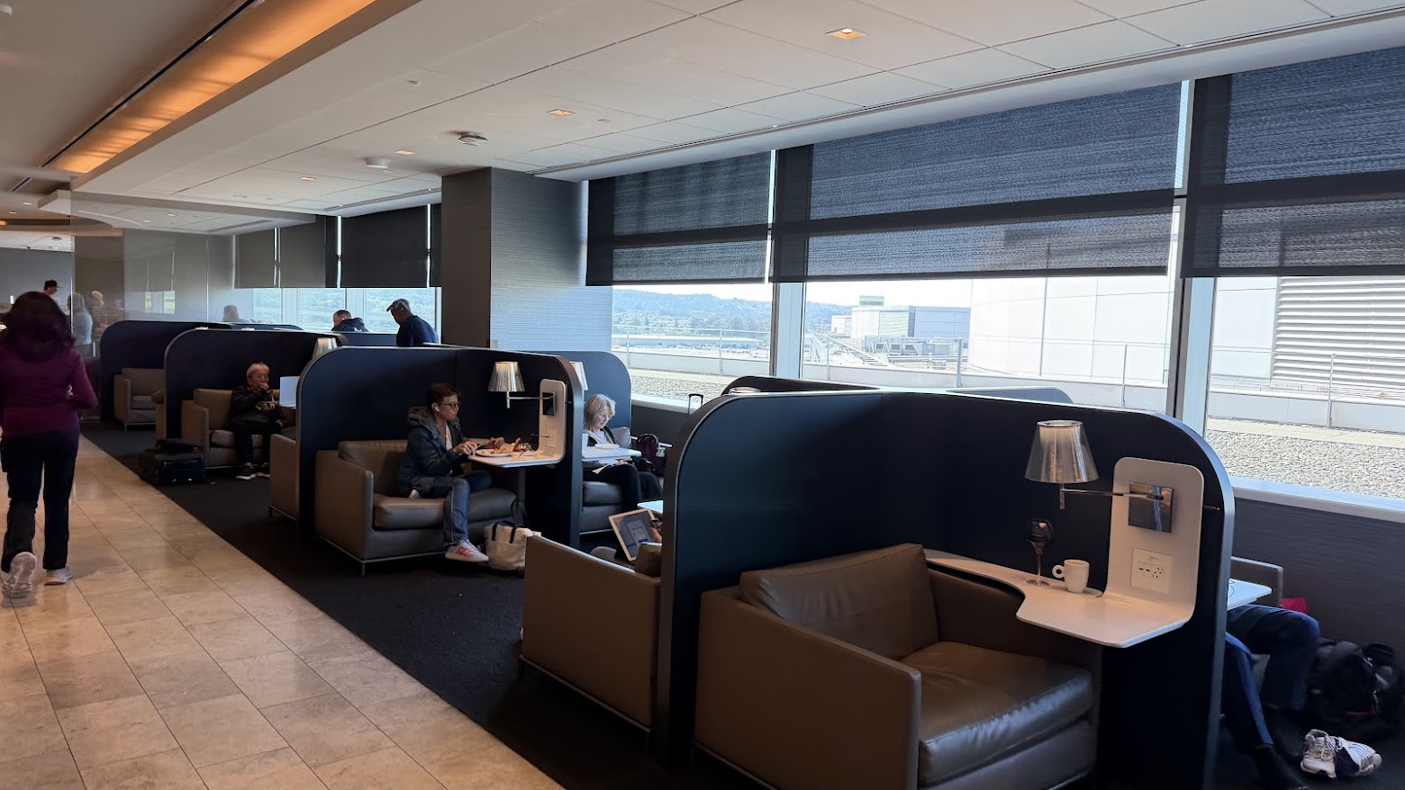 United Polaris Lounge San Francisco lounging area beside the dining hall