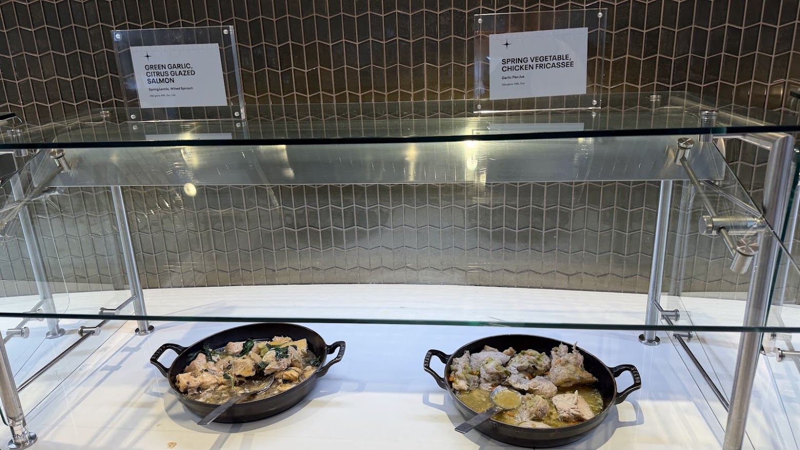 United Polaris Lounge San Francisco buffet entrées