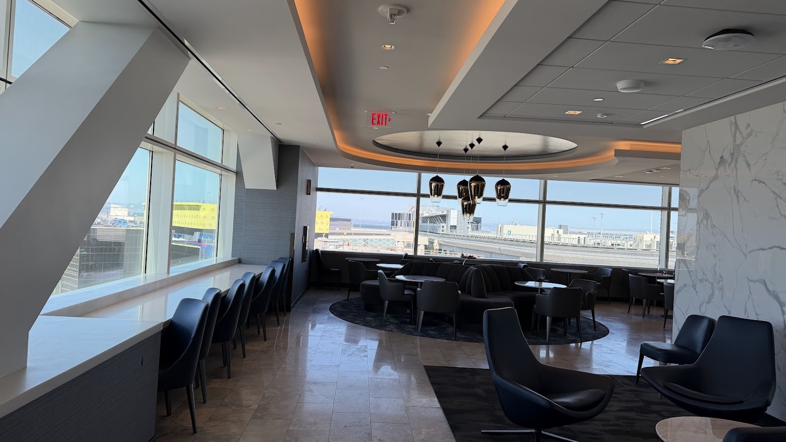 United Polaris Lounge San Francisco entryway leading to The Studio