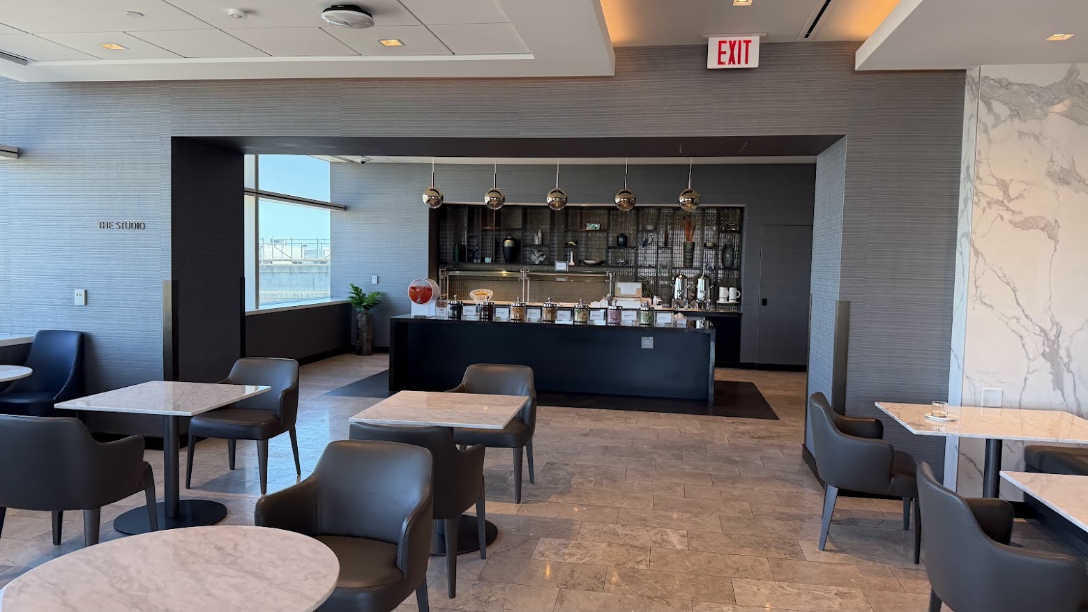 United Polaris Lounge San Francisco The Studio