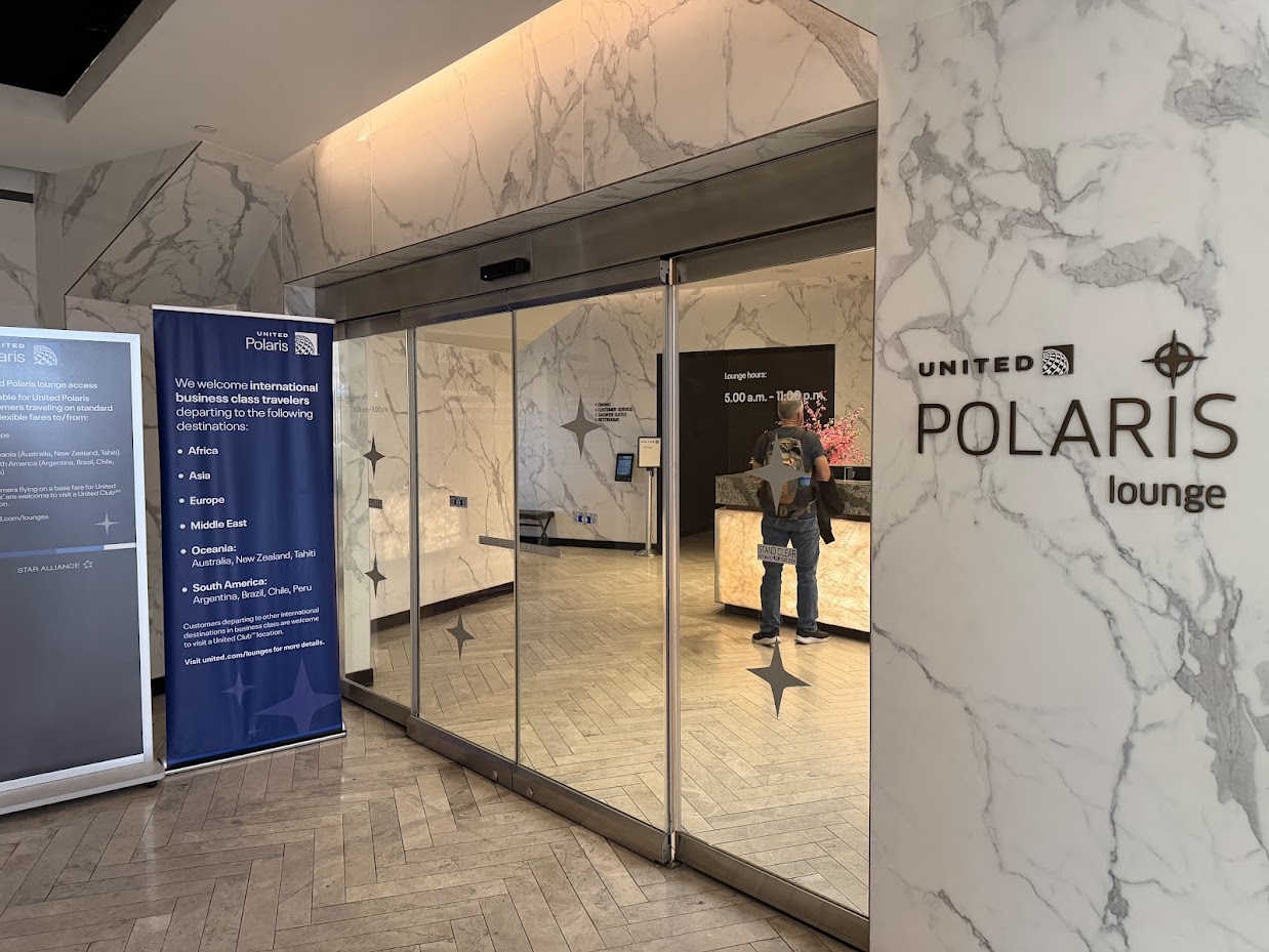 United Polaris Lounge San Francisco exterior