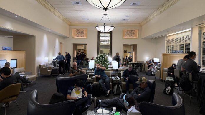 United Club San Francisco (G Gates) seating area
