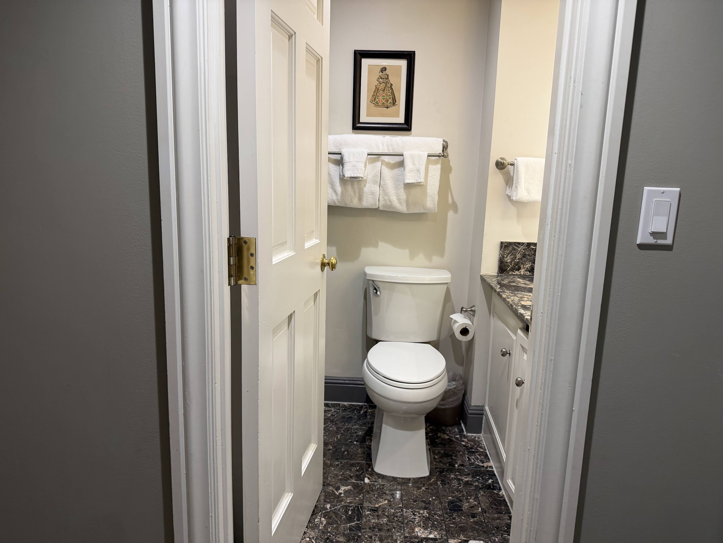 Warwick Hotel San Francisco Balcony Junior Suite bathroom