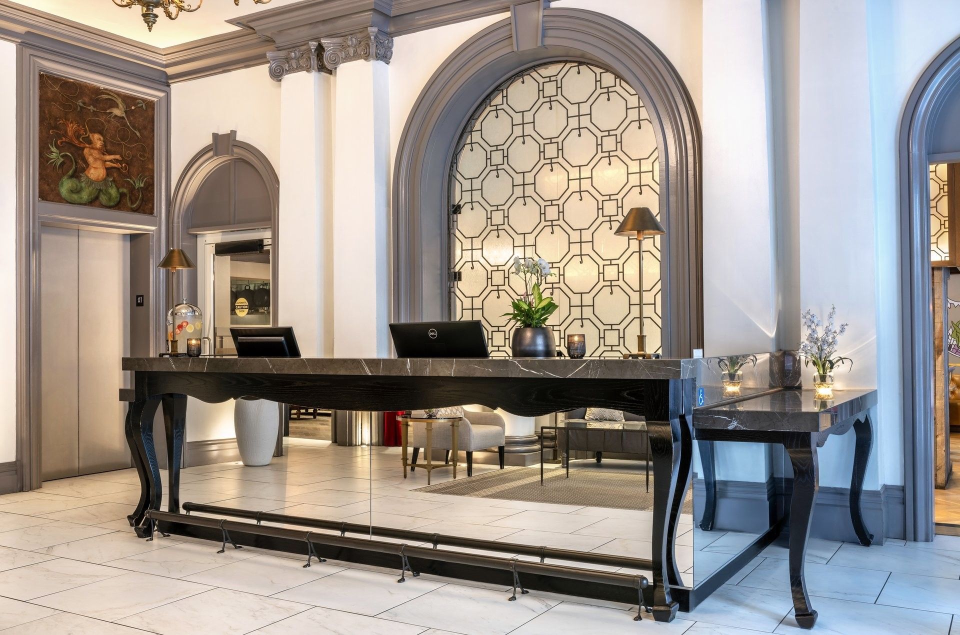 Warwick Hotel San Francisco reception (photo: Warwick Hotel San Francisco)