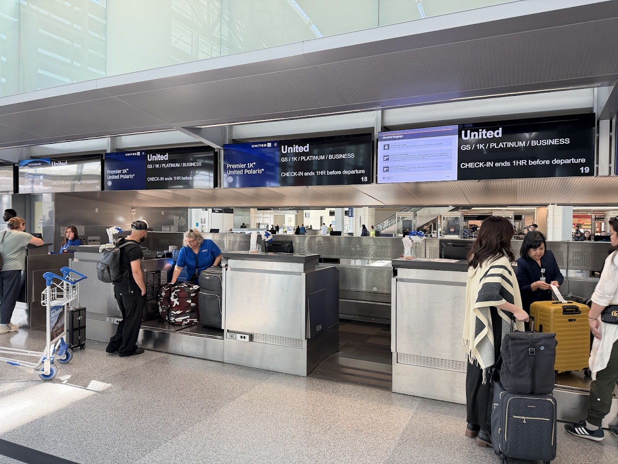 United Airlines SFO check-in counters