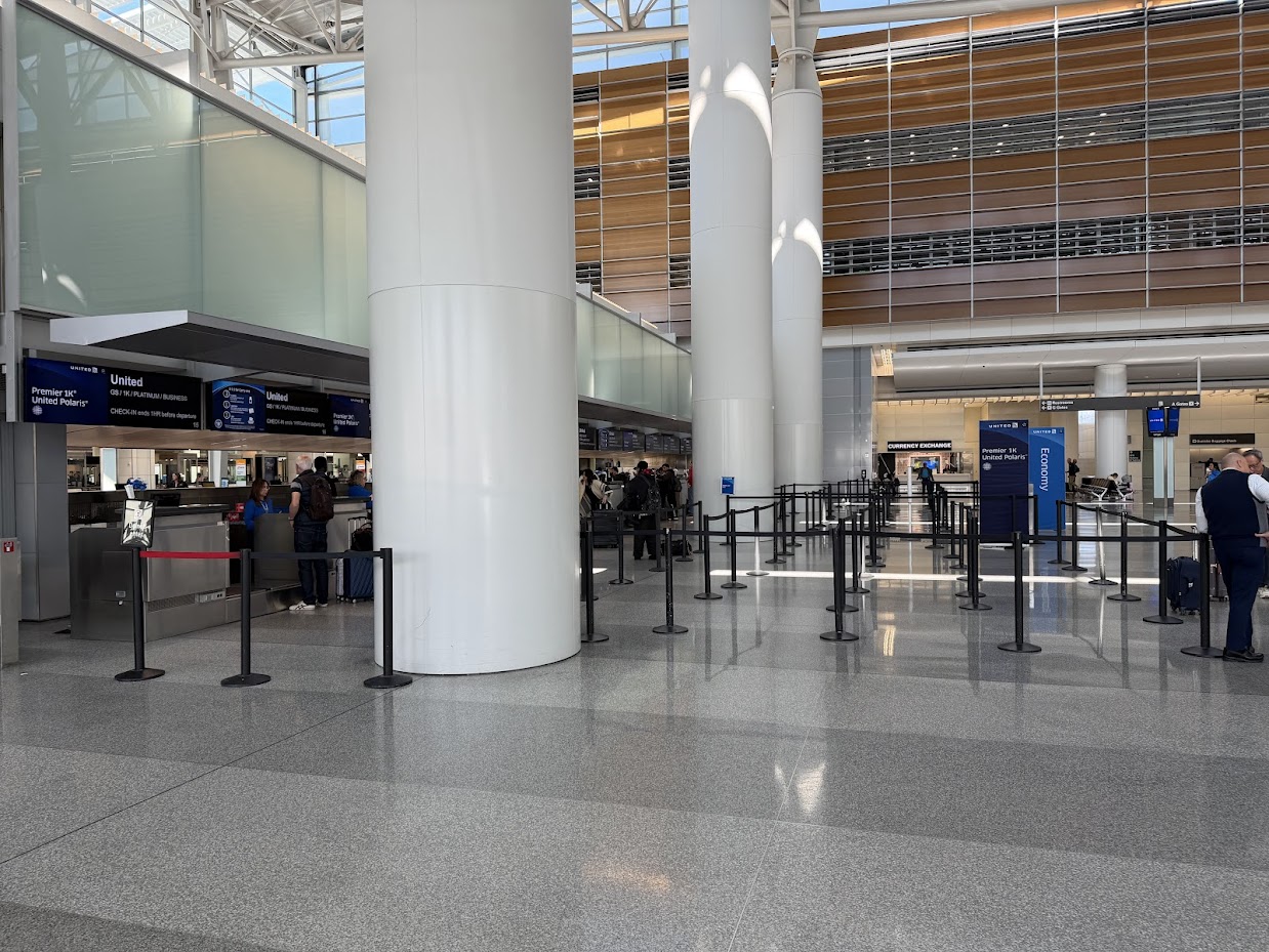 United Airlines SFO check-in counters