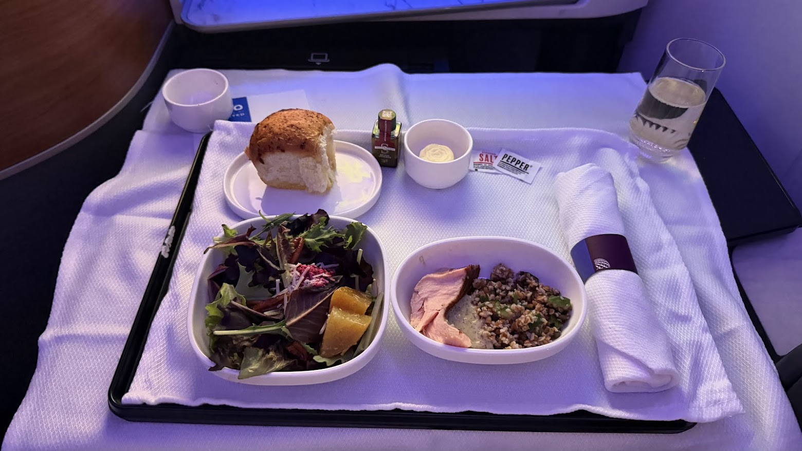 United Airlines UA1 Polaris business class dinner meal service