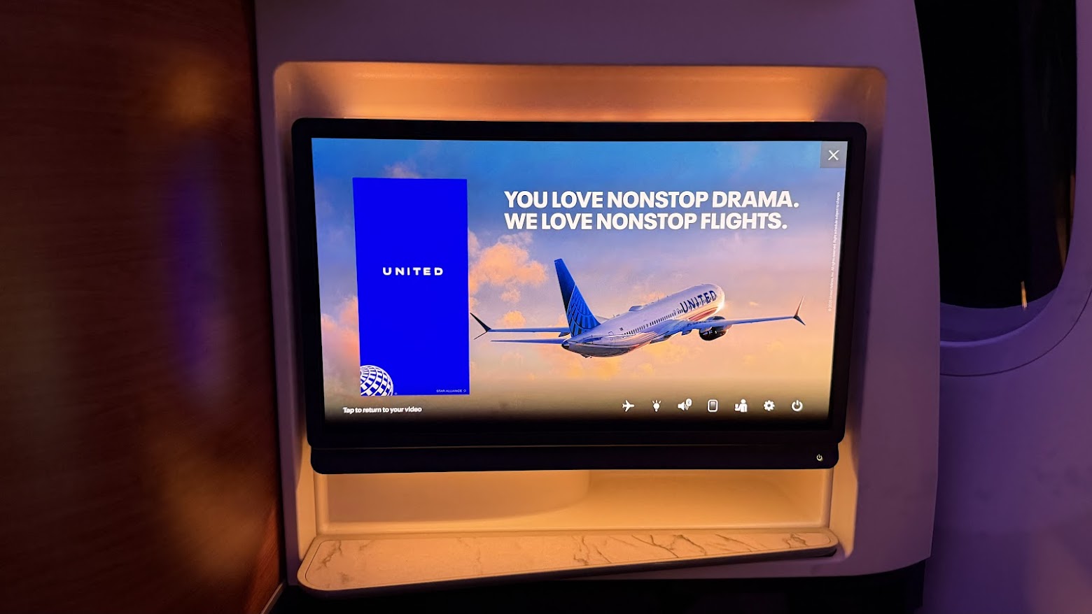 United Airlines UA1 Polaris business class mood lighting control