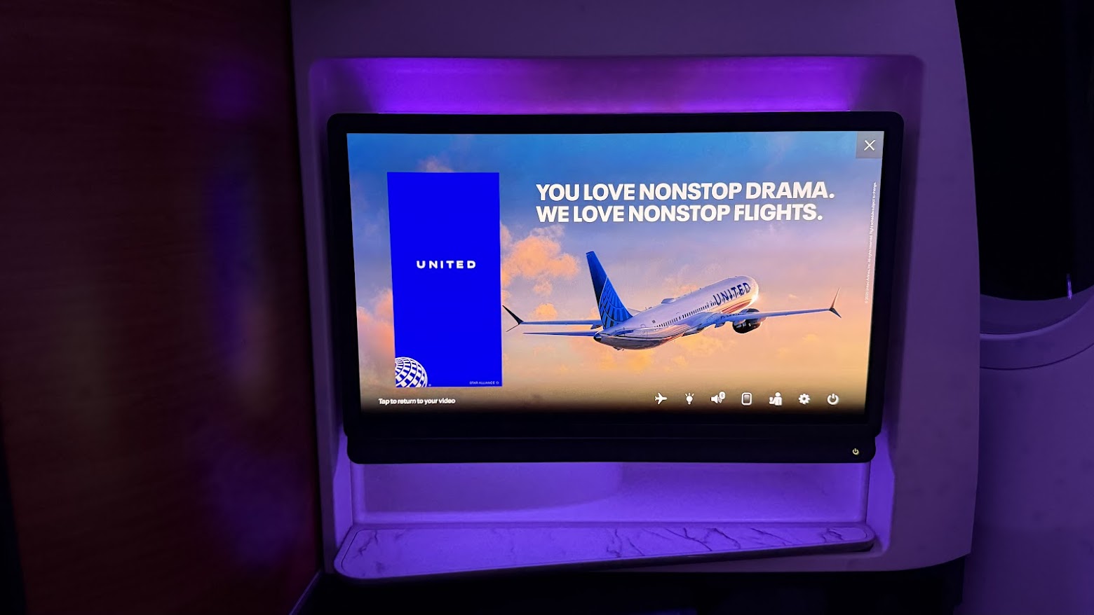 United Airlines UA1 Polaris business class mood lighting control