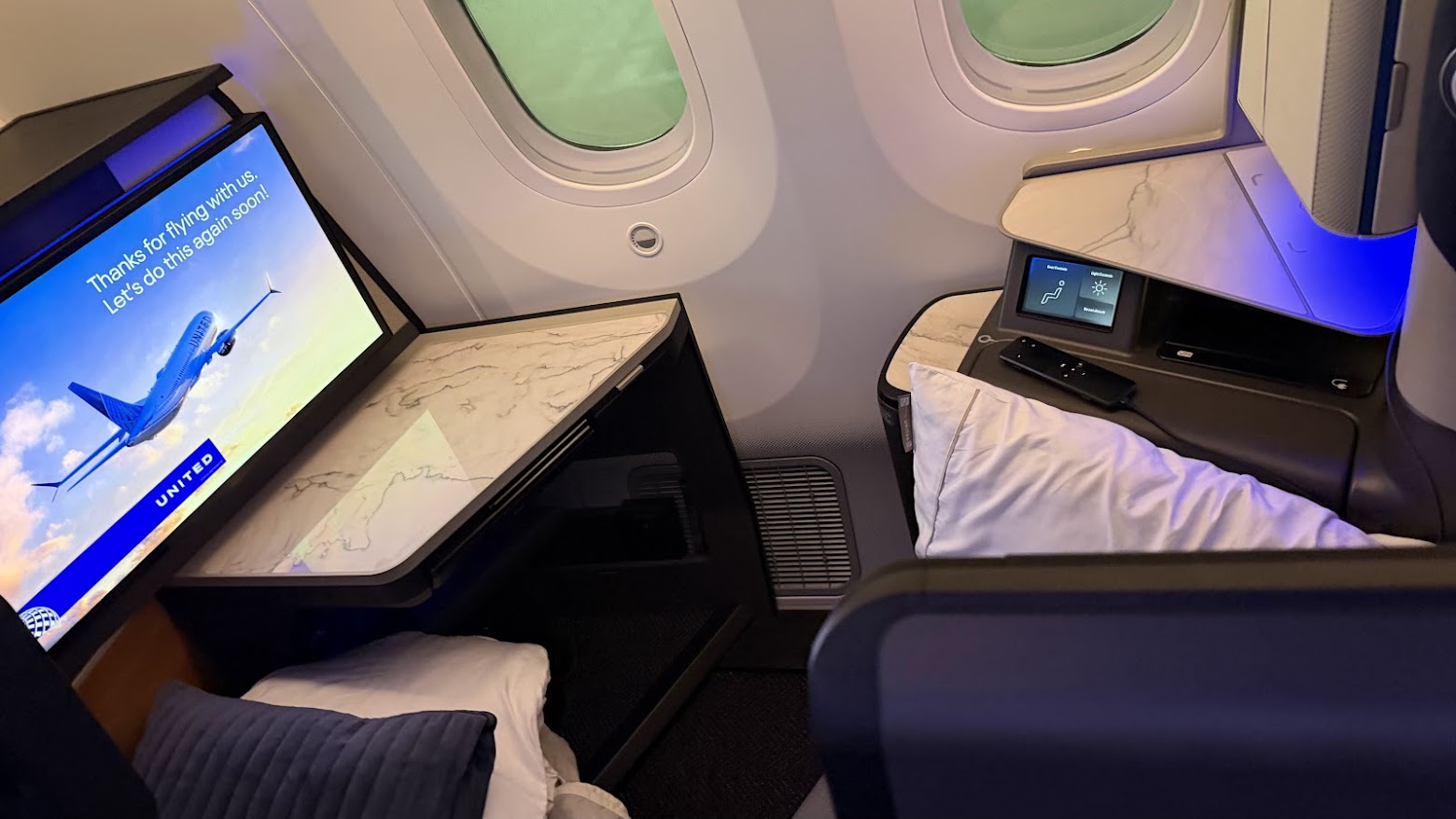 United Airlines UA1 Polaris Studio seat 1L