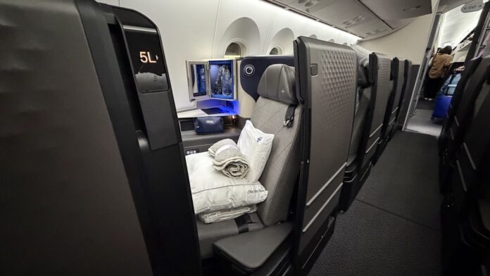 United Airlines UA1 Polaris business class seat 5L