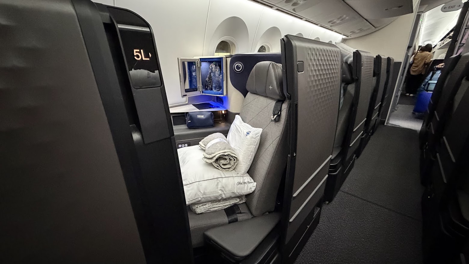 United Airlines UA1 Polaris business class seat 5L