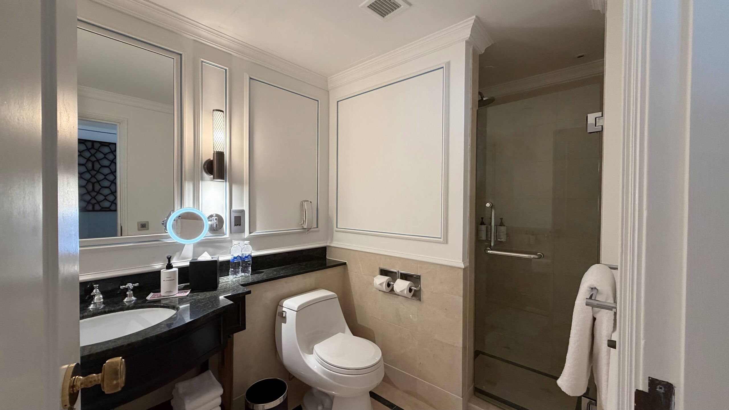 Frasers House Junior Suite bathroom with Byredo amenities