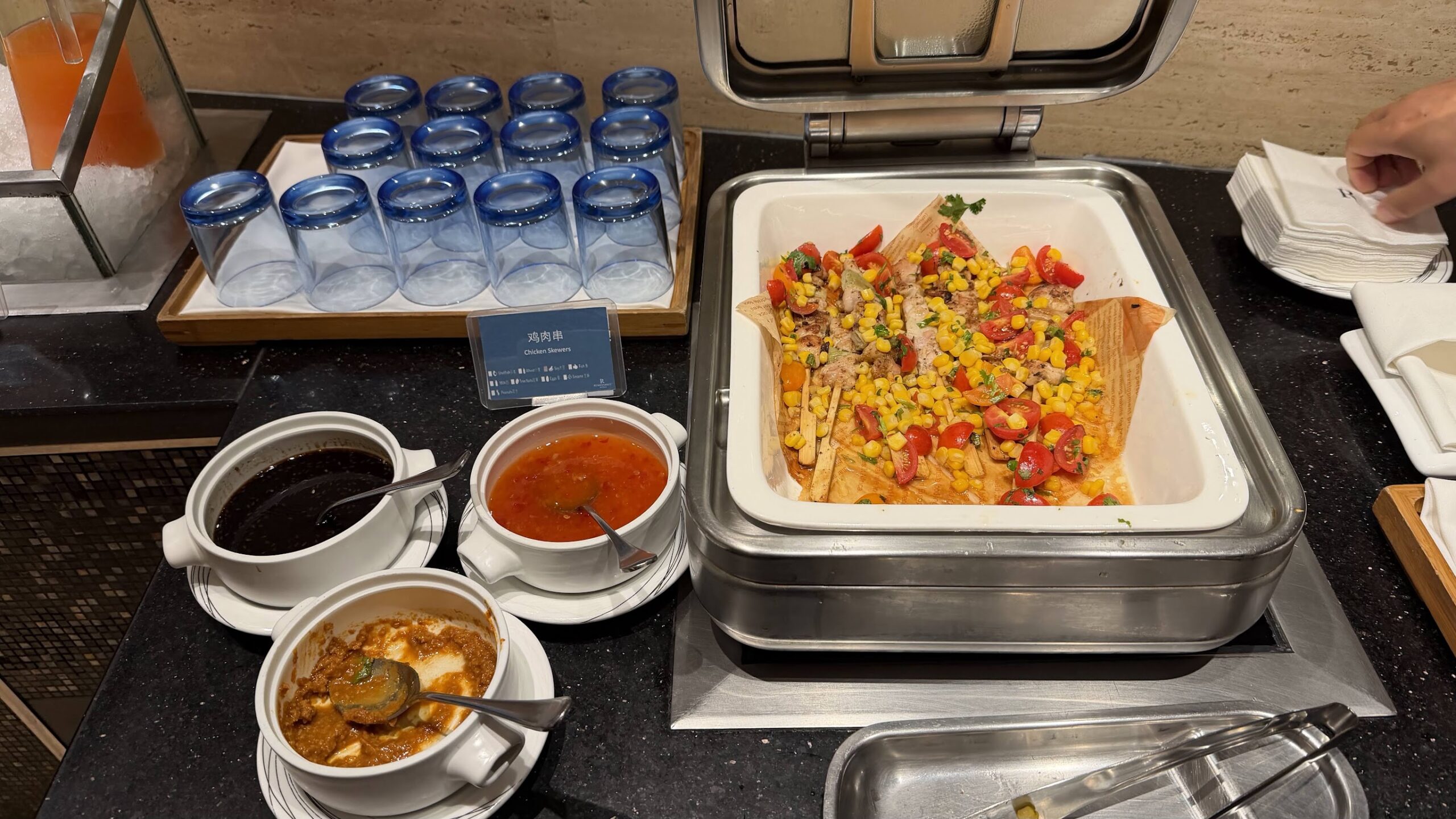 Renaissance Shanghai Yu Garden Hotel Executive Lounge chicken skewers and sauces