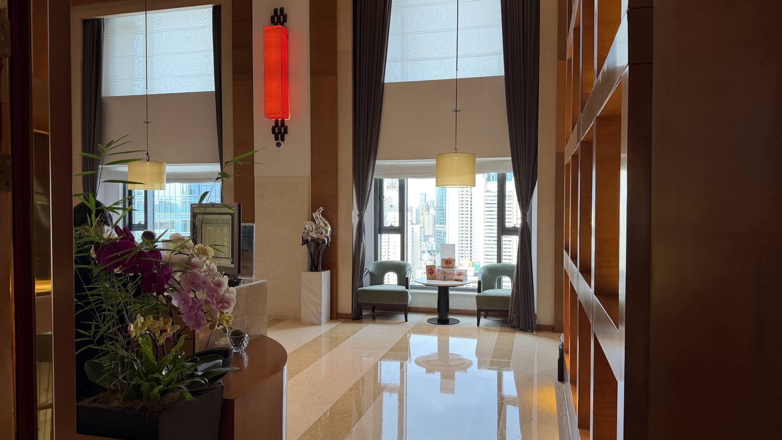 Swissôtel Grand Shanghai Swiss Executive Lounge entrance