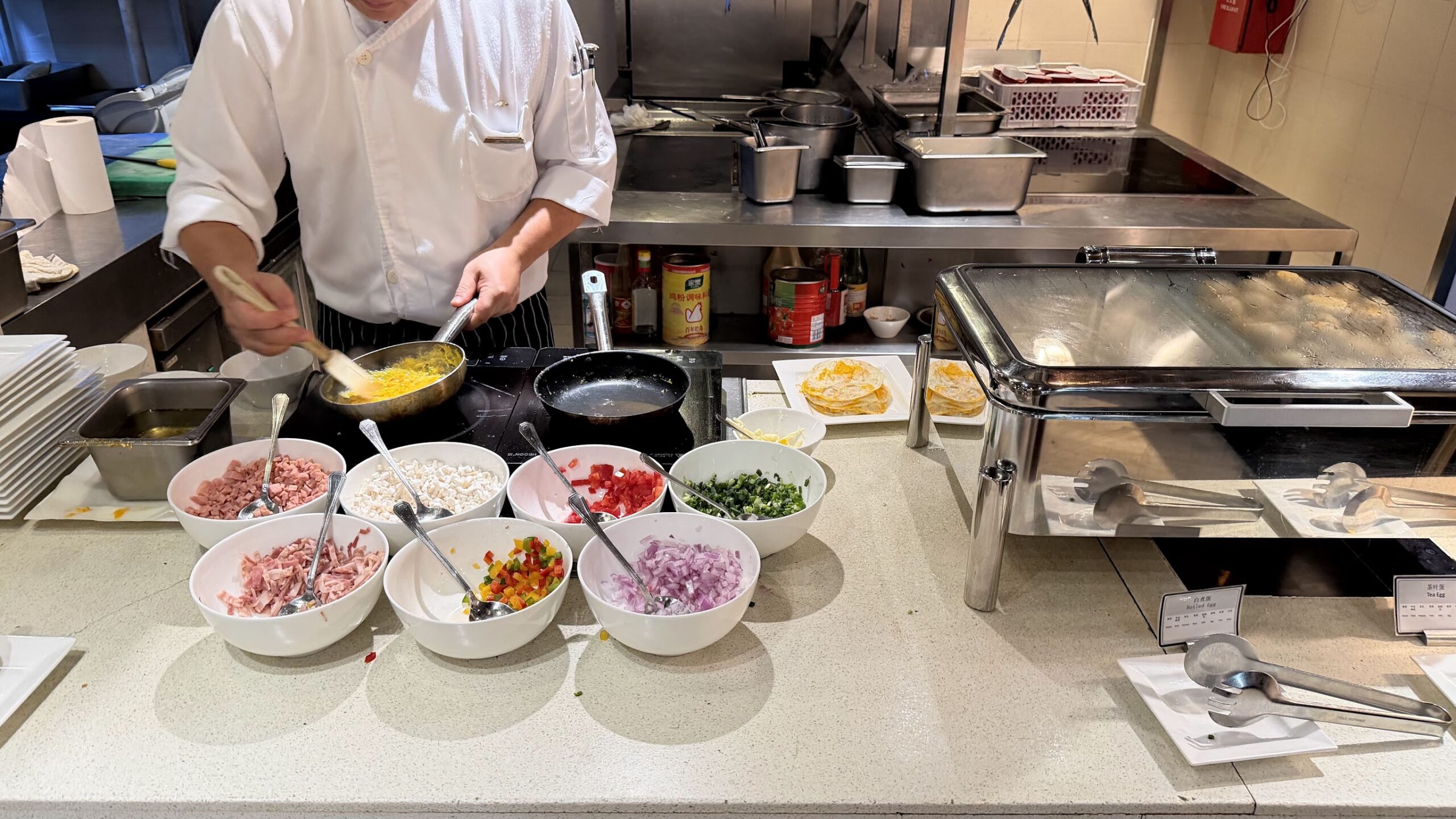 Swissôtel Grand Shanghai Café Swiss made-to-order egg station and omelette toppings