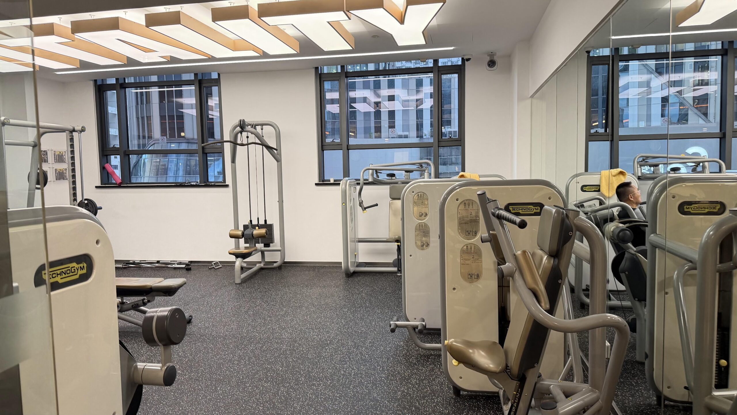 Swissôtel Grand Shanghai Fitness Centre equipment